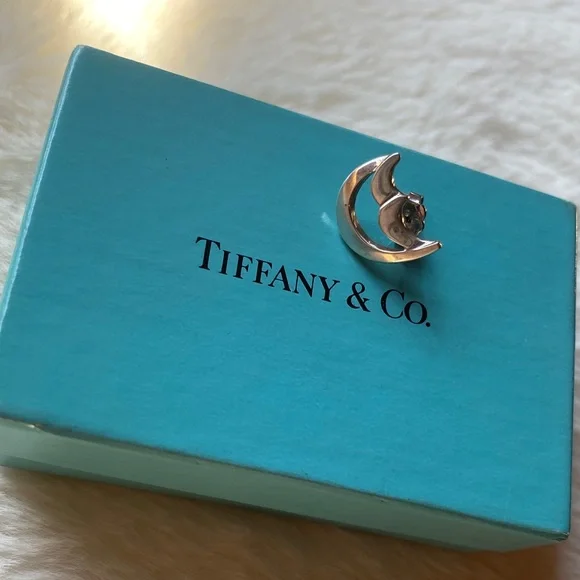Tiffany & Co. Paloma Picasso Moon pierced earring in 925 Sterling Silver - Picture 2 of 4